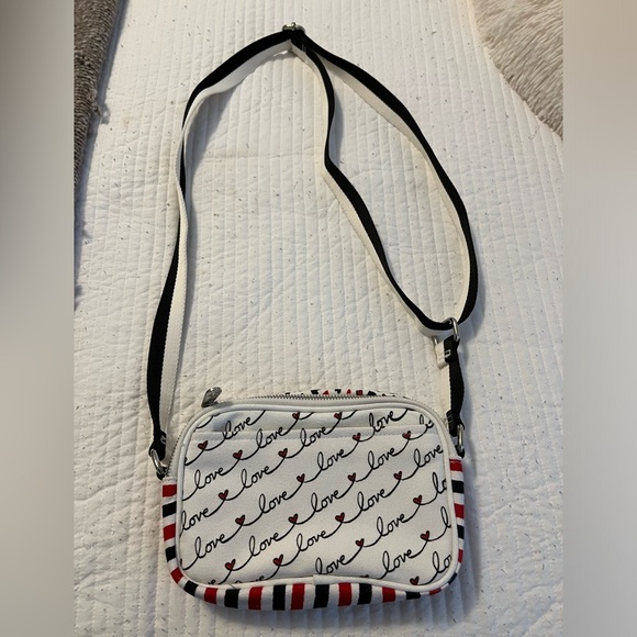Brighton Love Scroll Canvas Crossbody Bag White Red Black Hearts NWOT - Picture 2 of 5